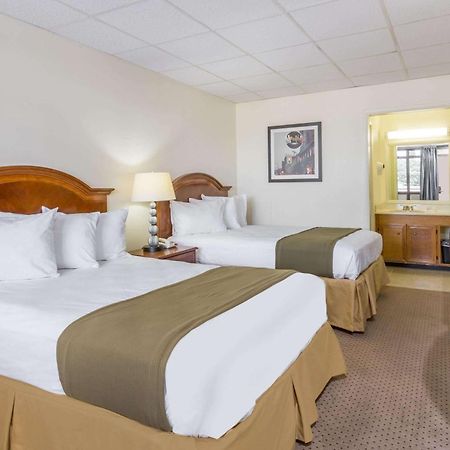 Days Inn By Wyndham Bedford Extérieur photo