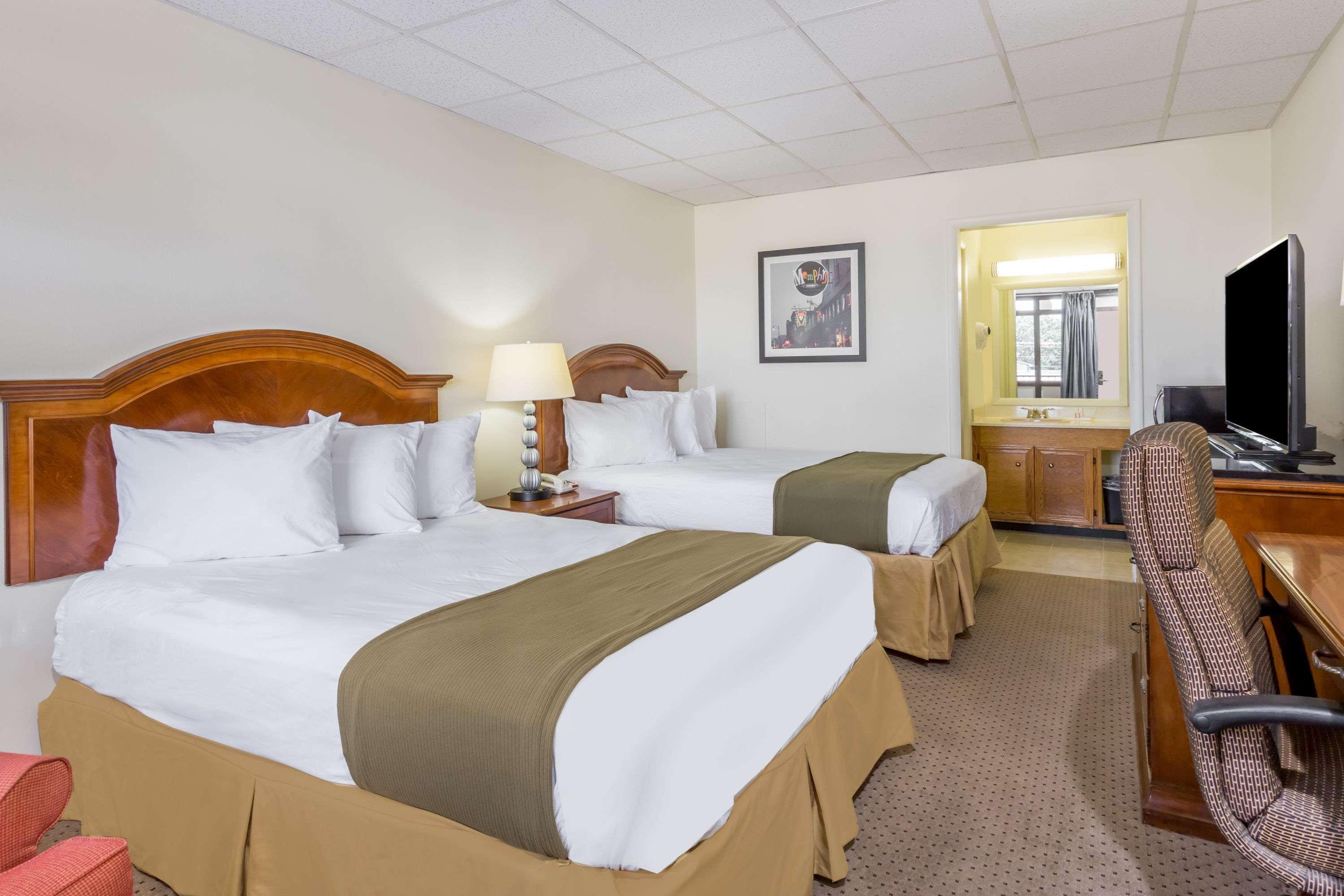 Days Inn By Wyndham Bedford Extérieur photo