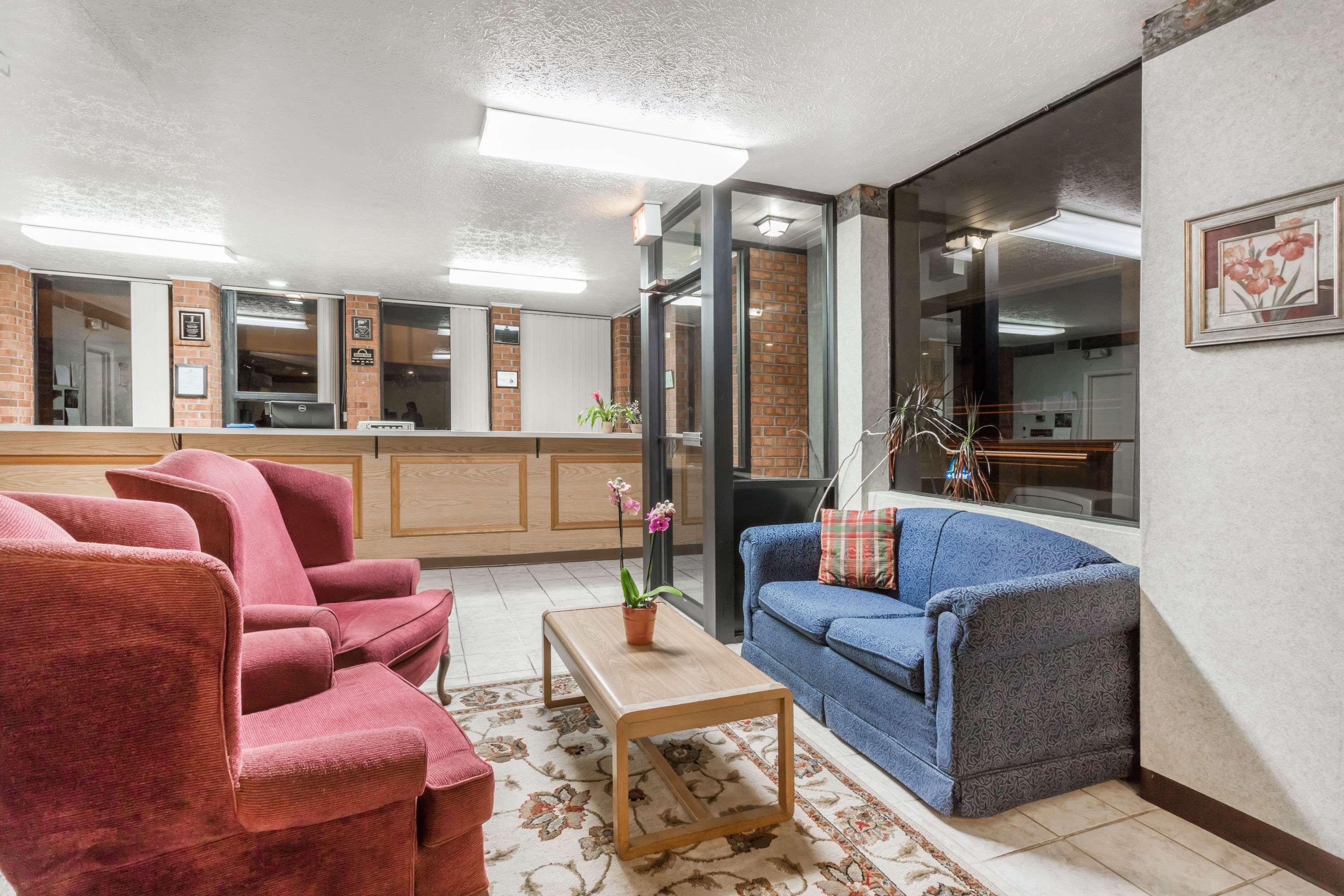 Days Inn By Wyndham Bedford Extérieur photo
