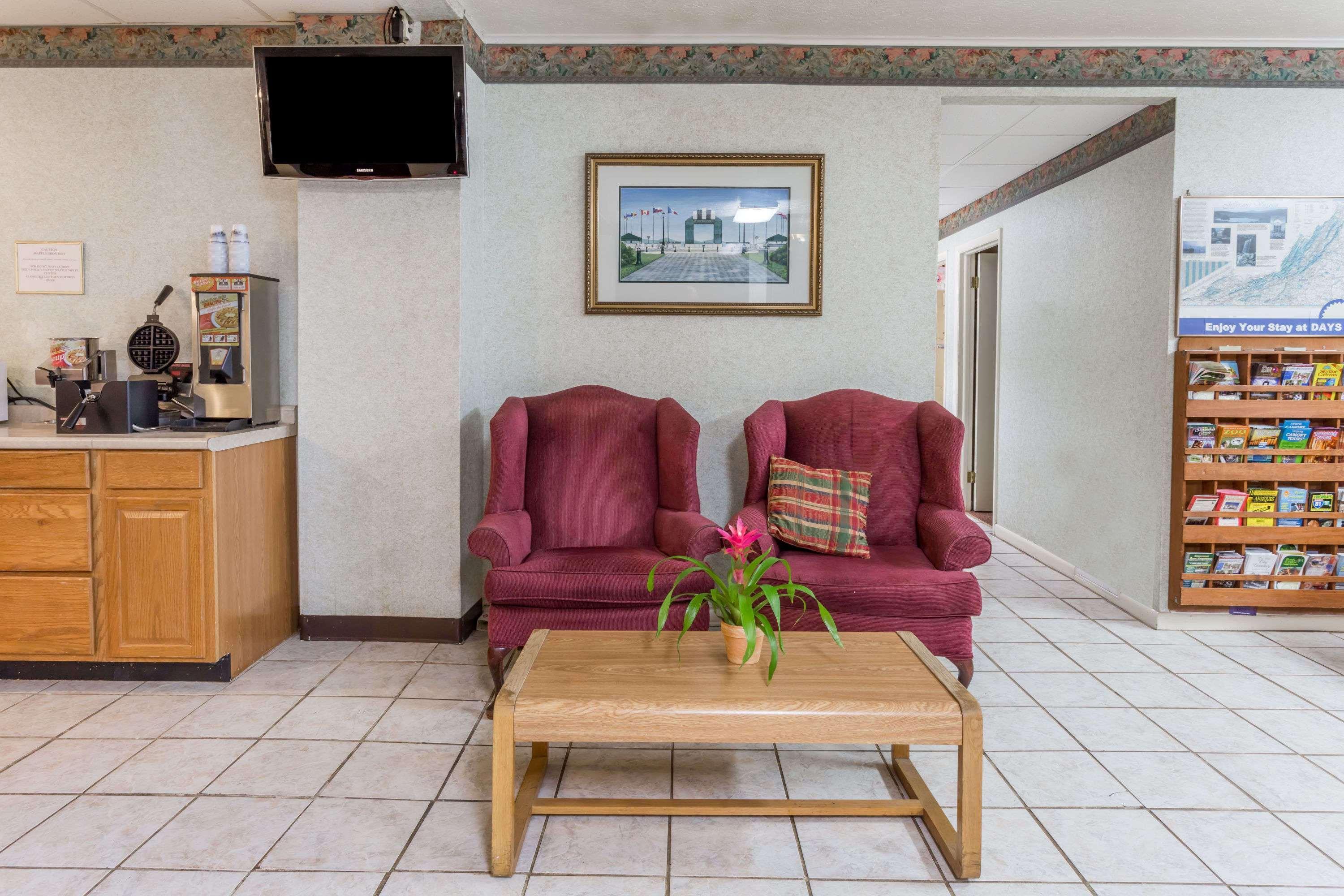 Days Inn By Wyndham Bedford Extérieur photo